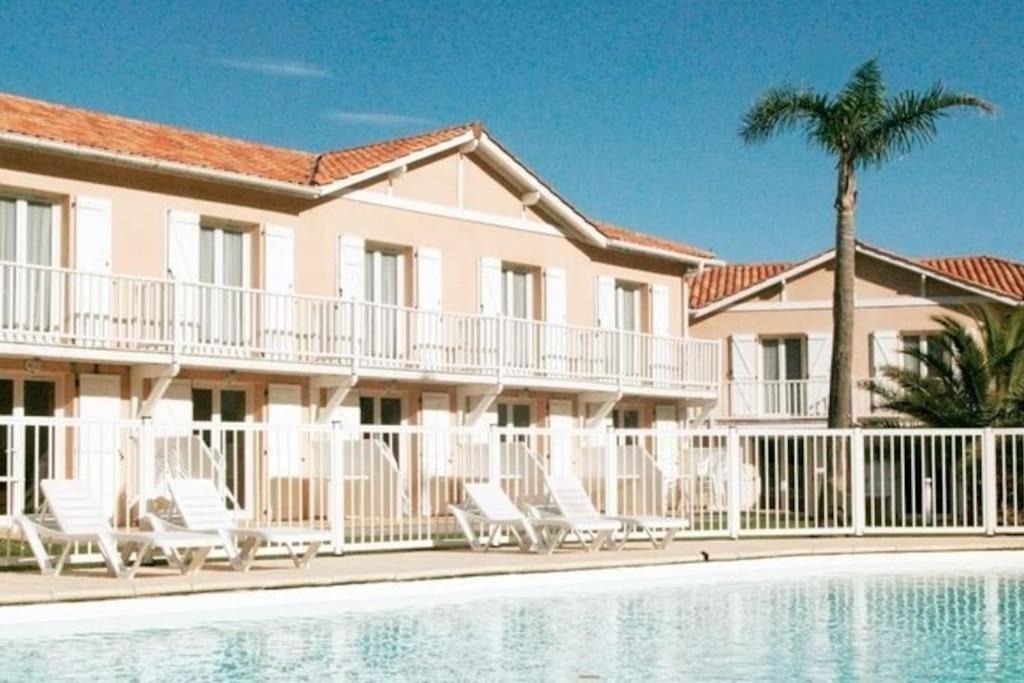 T3 En Duplex Avec Grande Piscine Apartment Anglet Exterior foto